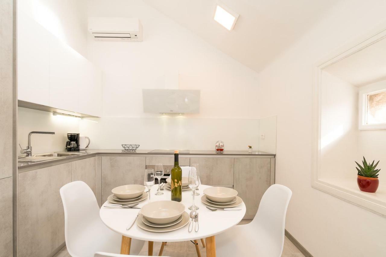 Loft At Republic Square Apartment สปลิท ภายนอก รูปภาพ